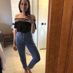 Off the shoulder blouse 😎